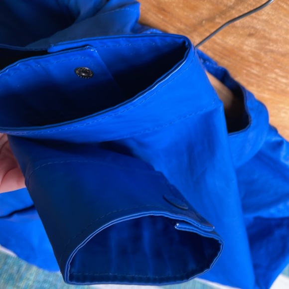 Hollister California Rain Coat Size Small - Picture 4 of 8